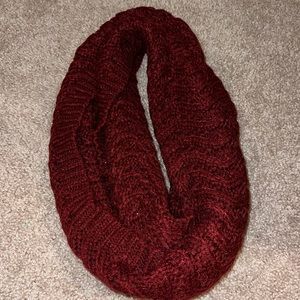 maroon infinity scarf